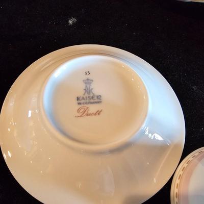 Kaiser W. Germany Demi-Tasse Cups & Saucers (DR-JS)