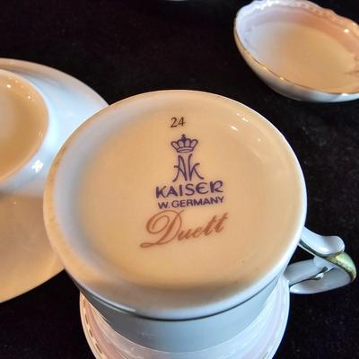 Kaiser W. Germany Demi-Tasse Cups & Saucers (DR-JS)