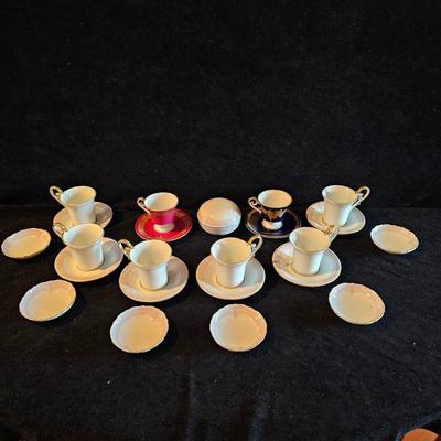 Kaiser W. Germany Demi-Tasse Cups & Saucers (DR-JS)