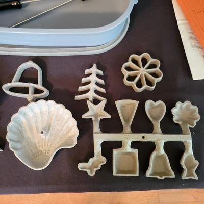 Kelly's Kitchen Timbale Irons, Bread Bags and Cake Decorating (K-DW)