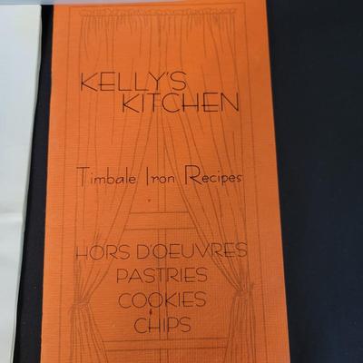 Kelly's Kitchen Timbale Irons, Bread Bags and Cake Decorating (K-DW)