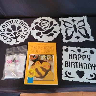 Kelly's Kitchen Timbale Irons, Bread Bags and Cake Decorating (K-DW)