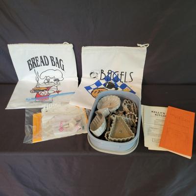 Kelly's Kitchen Timbale Irons, Bread Bags and Cake Decorating (K-DW)