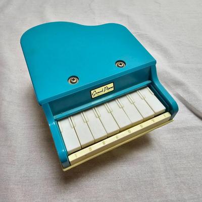 Vintage Disney Coin Banks + Two Mini Toy Pianos (BO-JS)