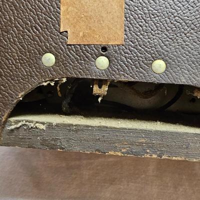 Vintage Sears Silvertone Radio (BO-JS)