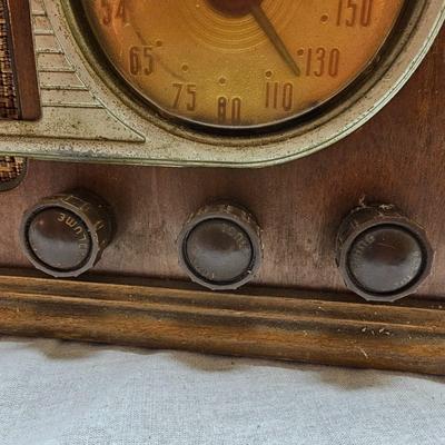 Vintage Sears Silvertone Radio (BO-JS)