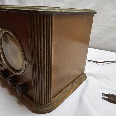 Vintage Sears Silvertone Radio (BO-JS)