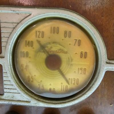 Vintage Sears Silvertone Radio (BO-JS)