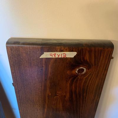 Round Wood Kling Colonial Table With 2 leaves
