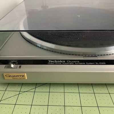 Technics Quartz Record Player