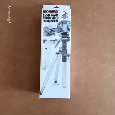 Mohawk Fold-Away Tripod