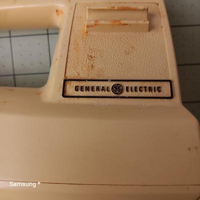 GE Hand Mixer