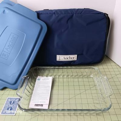 Anchor Baking Dish with Lid and Travel Case