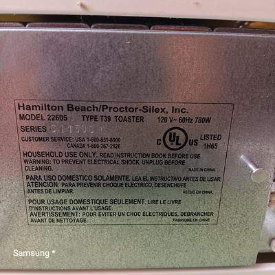 White Hamilton Beach Toaster