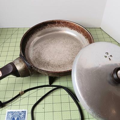 GE Electric Skillet with Lid