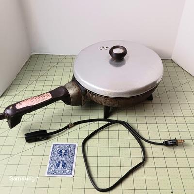 GE Electric Skillet with Lid