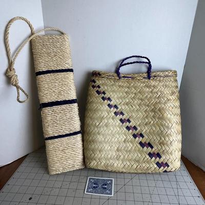 Cat Claw Pad and Straw Bag