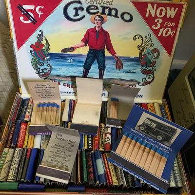 Cremo Tobacco Box with Matchbook Collection
