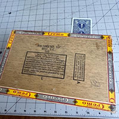 Cremo Tobacco Box with Matchbook Collection