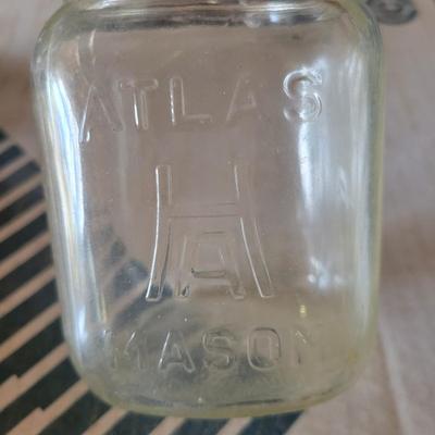 Pint Canning Jars and Canning Books (BG-DW)