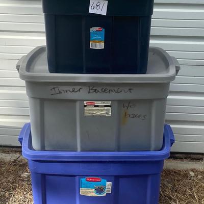 3 Rubbermaid Totes