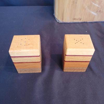 'Natural Aspects' Coasters & Placemats, Pampered Chef Sink Caddy, and More (SR-CE)