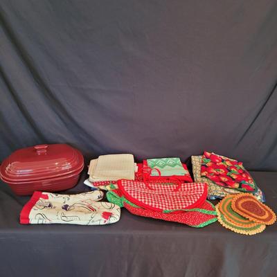 Pampered Chef Stoneware Baking Dish and More (SR-CE)