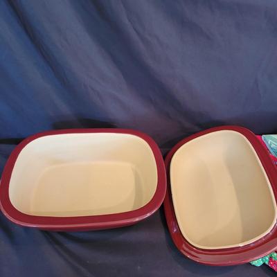 Pampered Chef Stoneware Baking Dish and More (SR-CE)