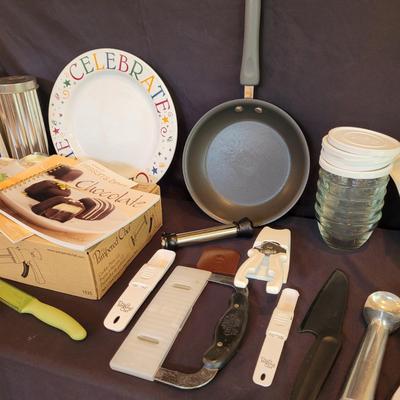 Pampered Chef Cookie Press, Pyrex Baking Dishes, Mixing Bowls, & More (SR-CE)