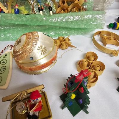 Assorted Christmas Ornaments  (US-JS)