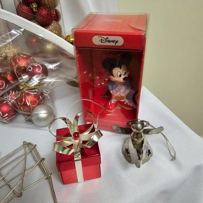 Assorted Christmas Ornaments  (US-JS)