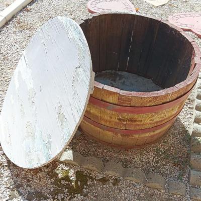 WOODEN BARREL PLANTER WITH HOMEMADE LID