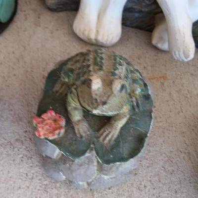 YARD / GARDEN ANIMALS AND BOY AND GIRL WITH CANDLE SCONCES