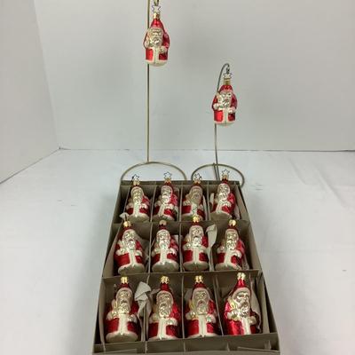 Lot 235. Vintage â€œ ghost faced â€œ Santa - Inge Glass Ornaments