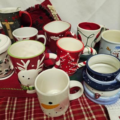 Christmas Linens,  Serving Dishes,  Cups  & More.  (US-JS)