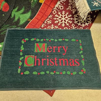 Christmas Linens,  Serving Dishes,  Cups  & More.  (US-JS)