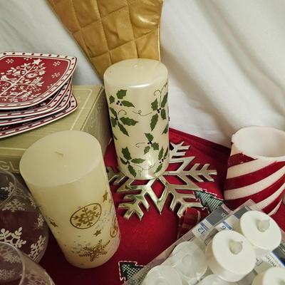 Christmas Linens,  Serving Dishes,  Cups  & More.  (US-JS)
