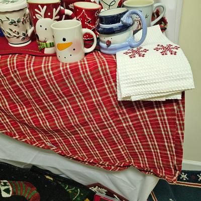 Christmas Linens,  Serving Dishes,  Cups  & More.  (US-JS)