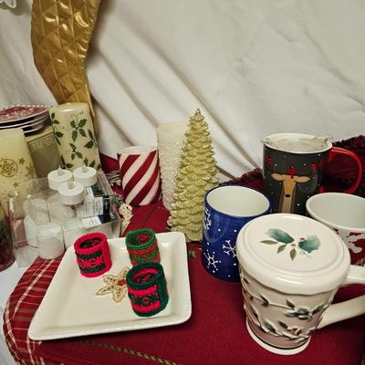 Christmas Linens,  Serving Dishes,  Cups  & More.  (US-JS)