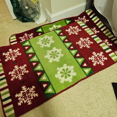 Christmas Linens,  Serving Dishes,  Cups  & More.  (US-JS)