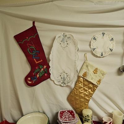Christmas Linens,  Serving Dishes,  Cups  & More.  (US-JS)