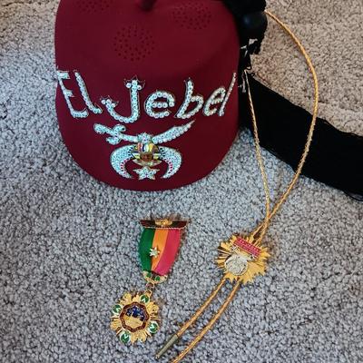 EL JEBEL HAT WITH BOLO PINS AND CASE