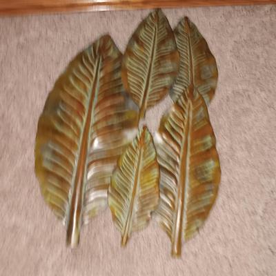NICE FRAMED ARTWORK OF WOODS AND RIVER WITH METAL WALL ART LEAVES