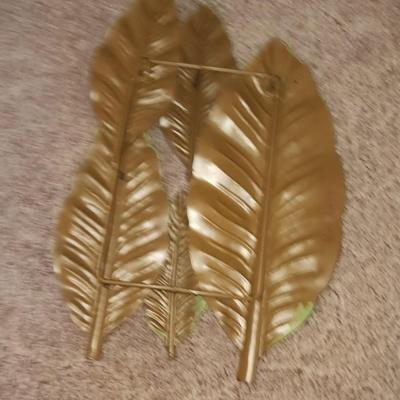 NICE FRAMED ARTWORK OF WOODS AND RIVER WITH METAL WALL ART LEAVES