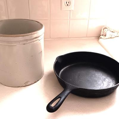10.5" CAST IRON SKILLET WITH ANTIQUE CROCK
