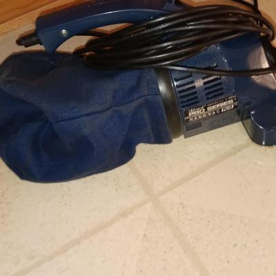 ROYAL HANDHELD PROSERIES VACUUM WITH BAGS