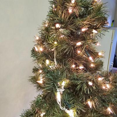 Slim Christmas Tree, Wreath  & More (G-JS)