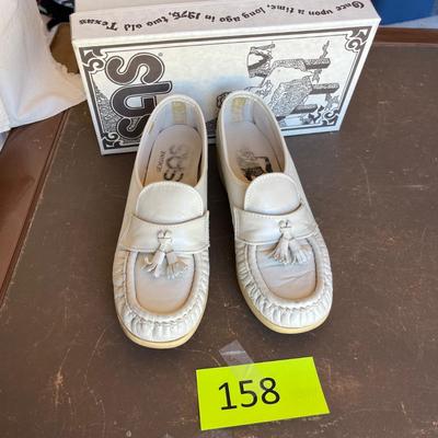 SAS White "nurse" shoes