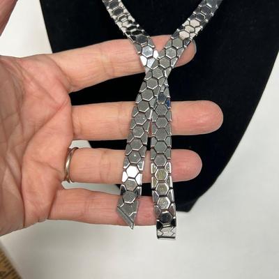 Retro Silver Tone Flat Link Choker Style Drop Necklace