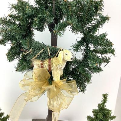 230 Yellow Lab Wreath & Trees